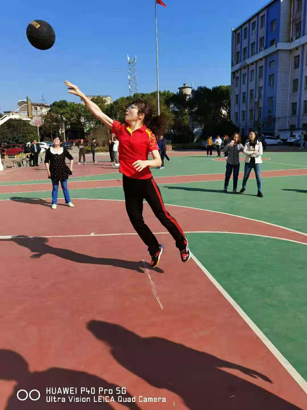 定点投篮比赛现场.jpg 定点投篮比赛现场.jpg